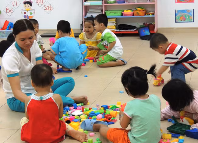 Dự thảo mới đưa ra quy định, số trẻ em trong một nhóm trẻ, lớp mẫu giáo độc lập tư thục có không quá 70 (bảy mươi) trẻ (Ảnh minh họa: VTV)