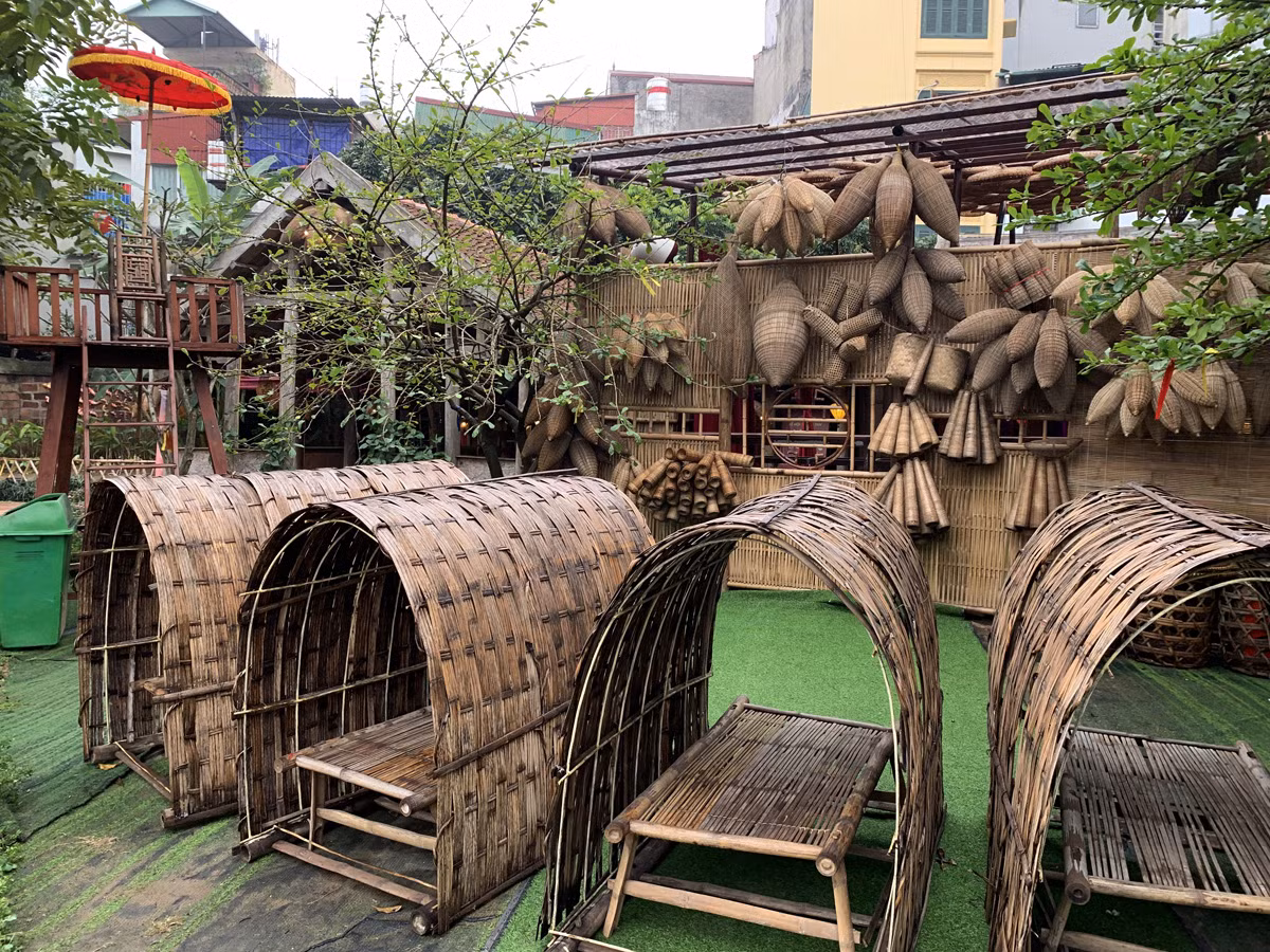 Khu vực tái hiện cảnh lều trõng đi thi xưa kia của các sĩ tử. Ảnh: Tùng Dương.