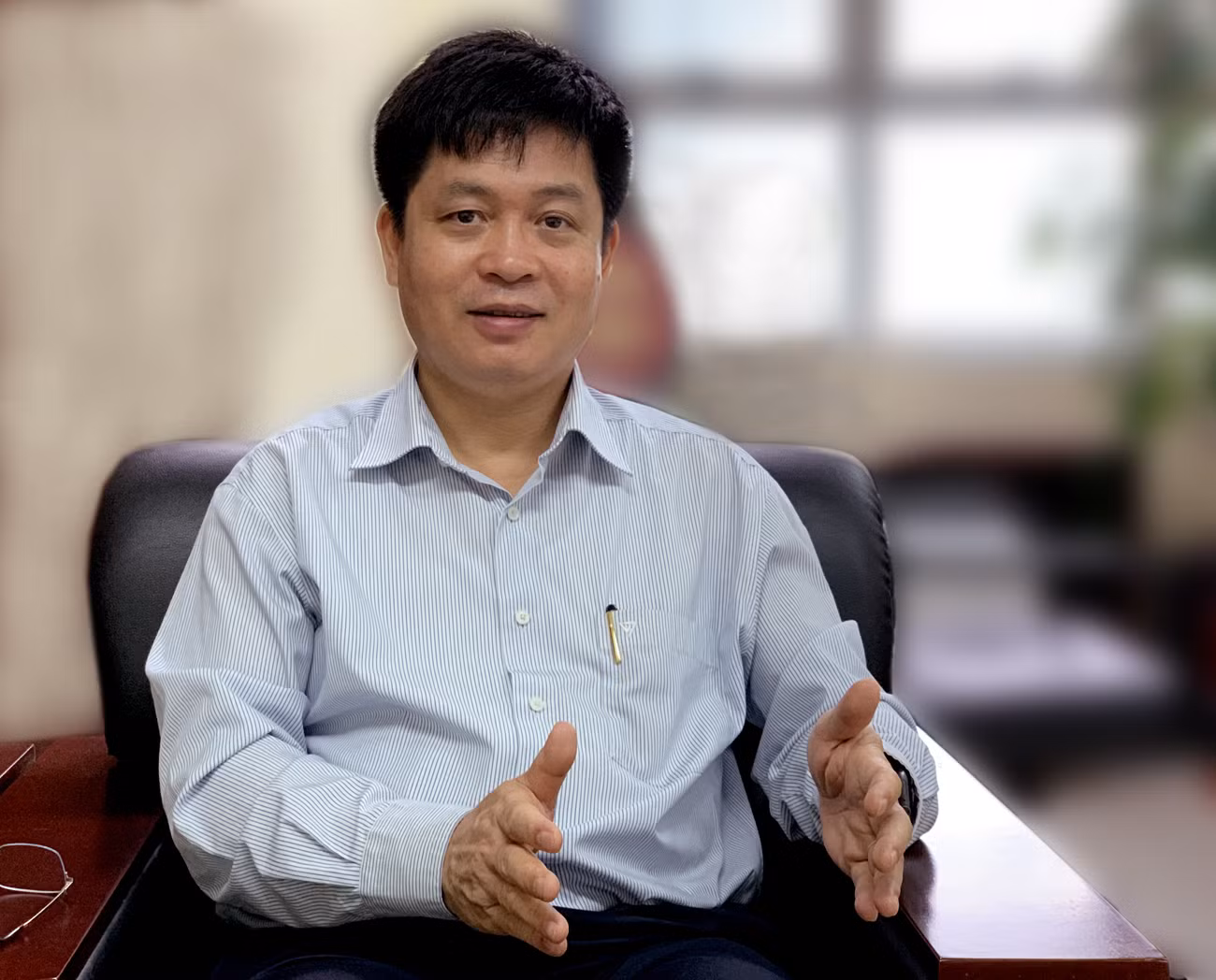Tiến sĩ Nguyễn Xuân Thành: "Mỗi tỉnh có thể chọn nhiều đầu sách cho nhiều vùng trong tỉnh sao cho phù hợp, nhưng mỗi 1 trường chỉ được chọn 1 đầu sách cho 1 môn học để đảm bảo tính thống nhất trong dạy học tại trường đó". Ảnh: Tùng Dương.