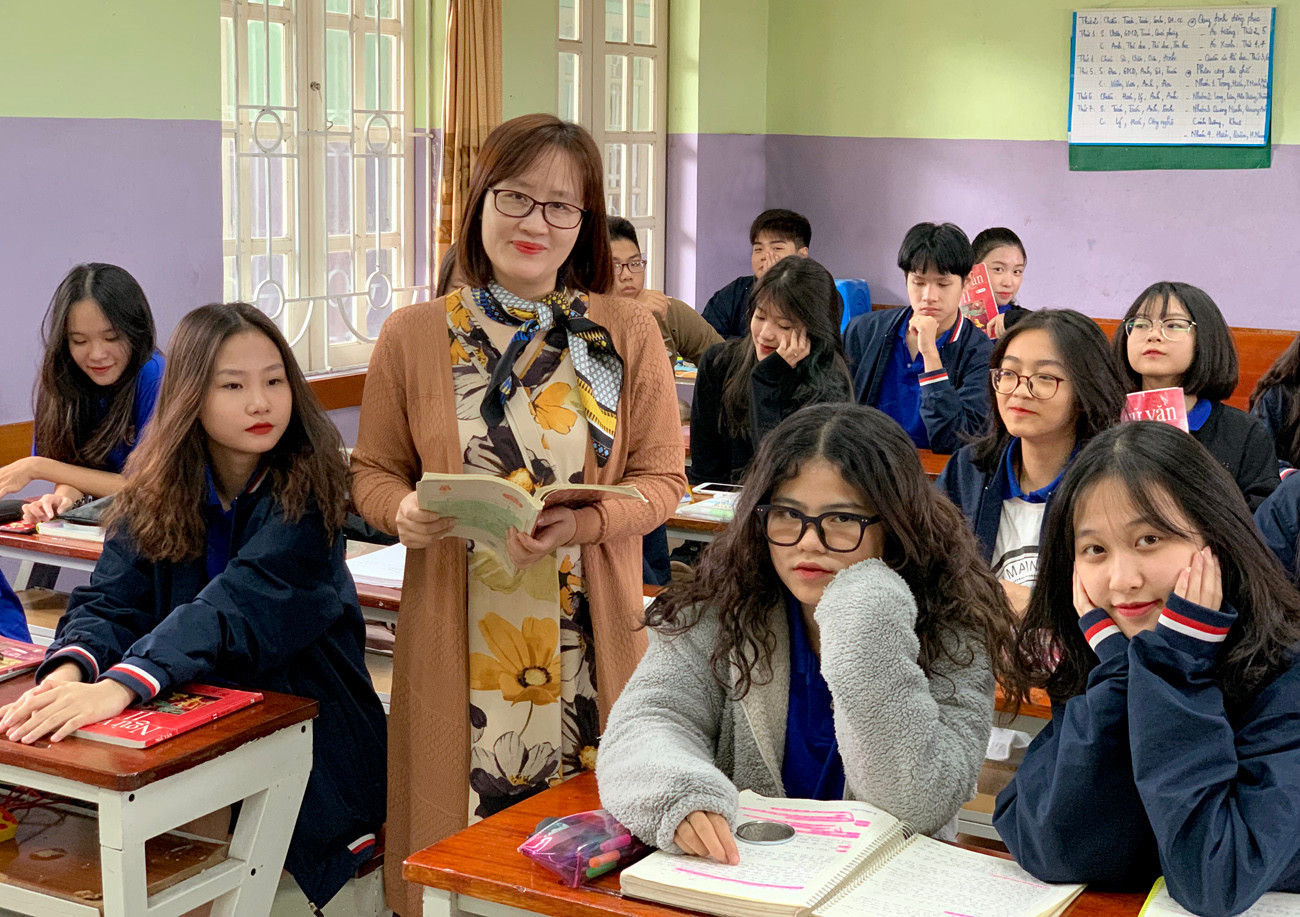 Cô Khánh cho biết: “Vừa thương vừa giận và bản thân tôi cũng đã rút ra được nhiều điều từ những “sóng gió” đó, nhưng trên tất cả vẫn là tình cảm và lòng thương yêu con trẻ đã giúp tôi lấy lại được thăng bằng sau những biến cố trên”. Ảnh: Tùng Dương.