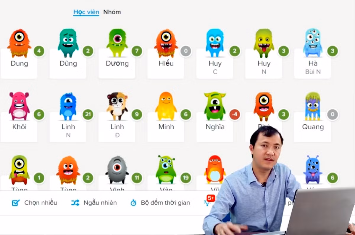 Khi học thì các em cần tắt mic, khi nào thầy cô điểm danh hoặc mời trả lời thì bật mic trả lời, sau đó chuyển qua chế độ tắt. Ảnh: Tùng Dương.