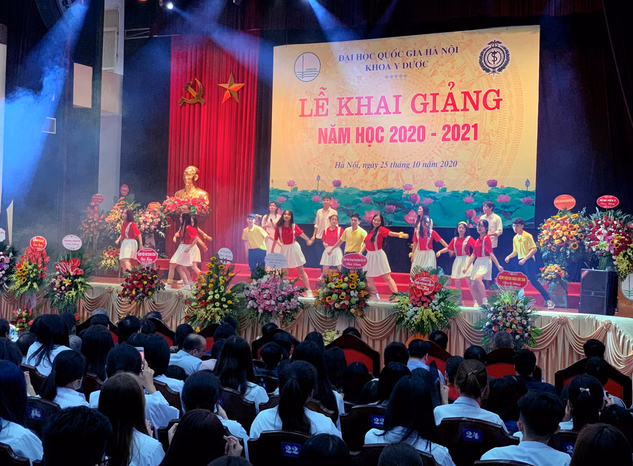 Lễ khai giảng Khoa Y Dược (Trường Đại học Quốc gia Hà Nội) năm học mới 2020 - 2021. Ảnh: Tùng Dương. Lễ khai giảng Khoa Y Dược (Trường Đại học Quốc gia Hà Nội) năm học mới 2020 - 2021. Ảnh: Tùng Dương.