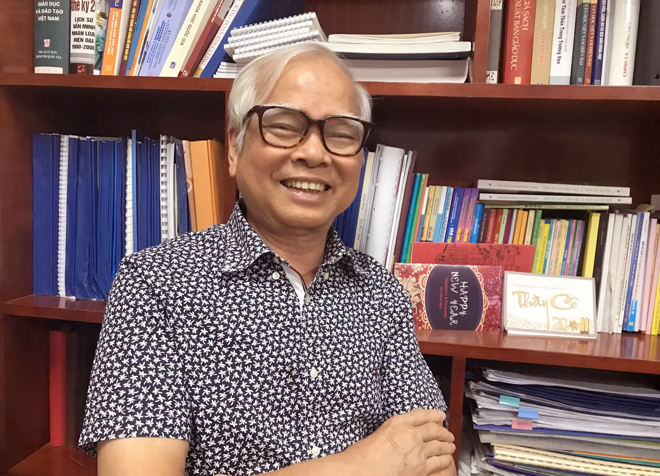 Thầy Hòa nêu quan điểm: “Các bậc cha mẹ cần suy nghĩ xem thực chất con em mình học đến mức nào, thông minh đến đâu cũng như có khả năng với những bộ môn nào". Ảnh: Tùng Dương.