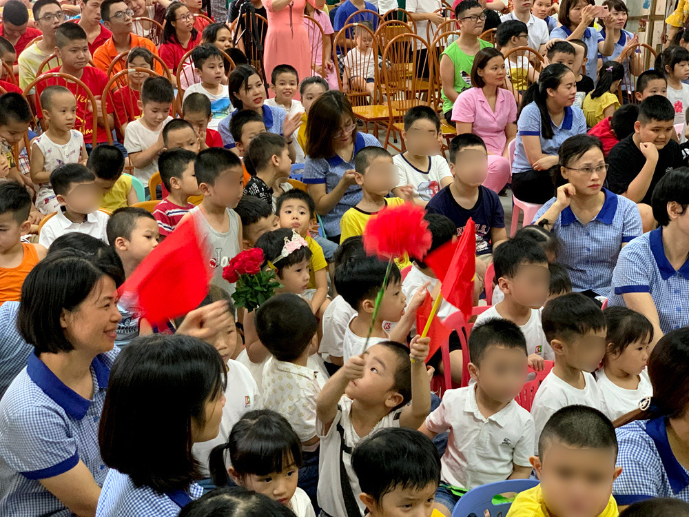 Các cháu học sinh Trung tâm Sao Mai trong lễ khai giảng năm học mới 2020 - 2021. Ảnh: Tùng Dương.
