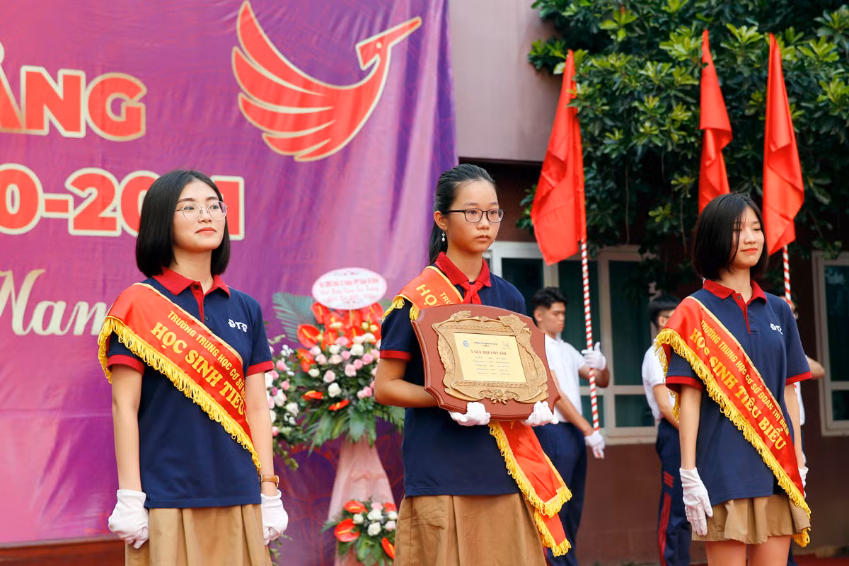 Học sinh Trường Trung học cơ sở - Trung học phổ thông Đoàn Thị Điểm (Hà Nội) luôn giữ vững và phát huy 5 giá trị cốt lõi truyền thống của nhà trường. Ảnh: Tùng Dương.