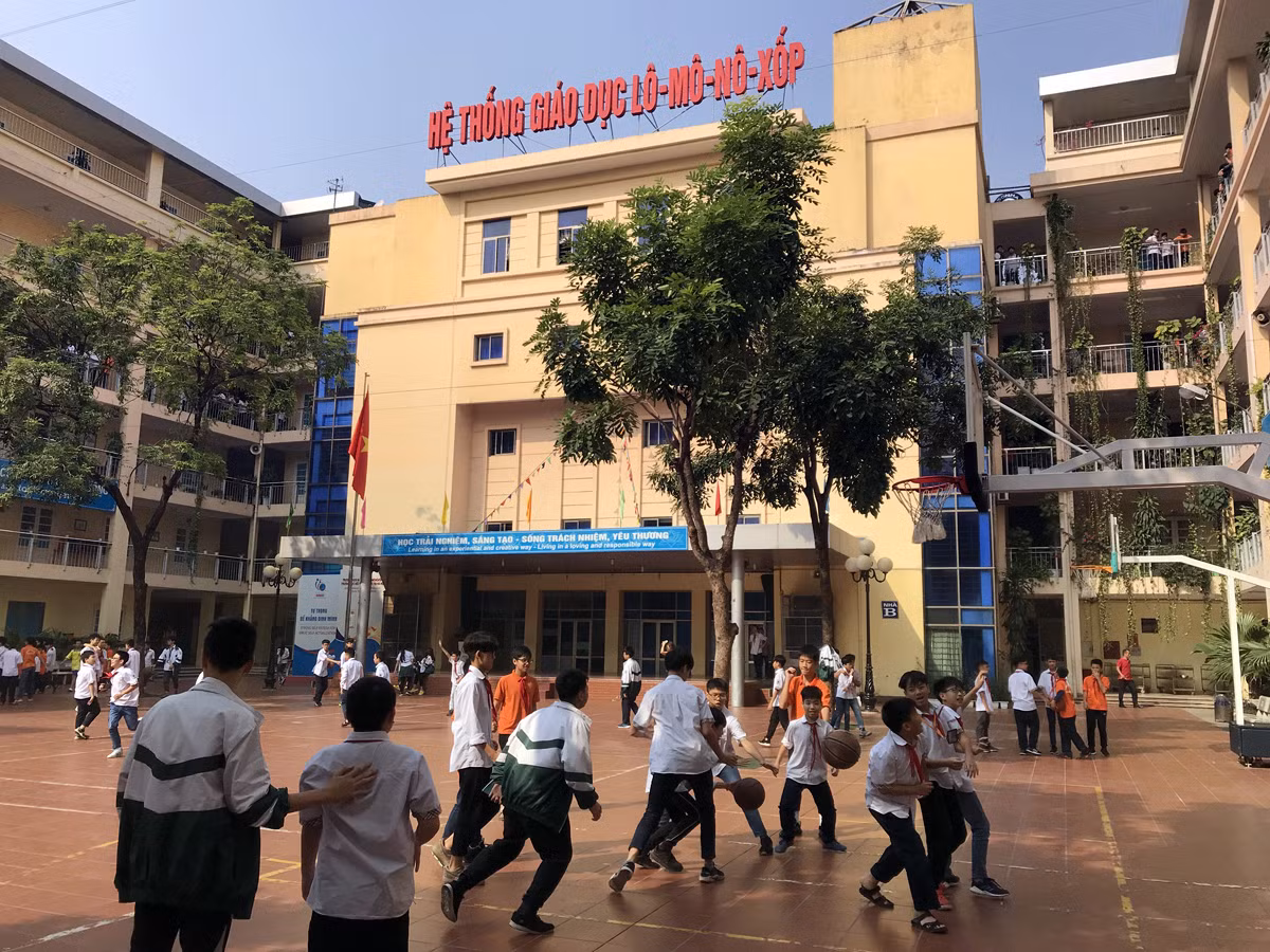 Giờ ra chơi của học sinh Trường Lômônôxốp Hà Nội trong năm học vừa qua 2019. Ảnh: Tùng Dương.