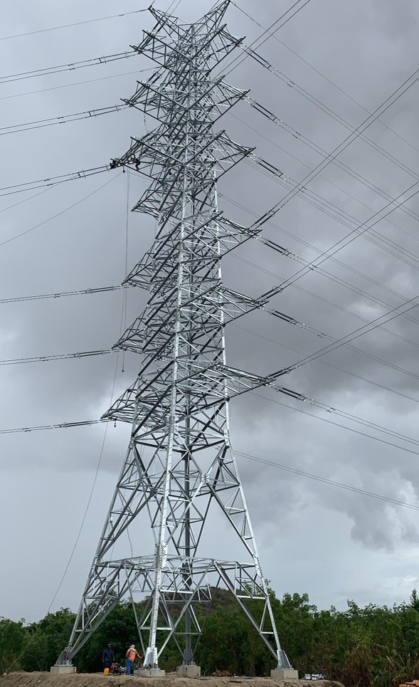 Đường dây 220 kV đấu nối.