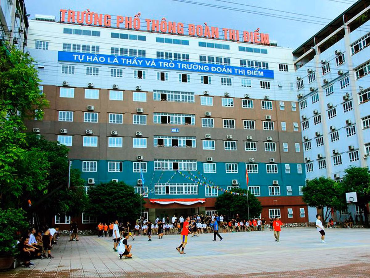 Ban giám hiệu nhà trường cũng đã họp và thống nhất theo chỉ đạo của Sở là nếu như phụ huynh nào không yên tâm về dịch khi các con đi học thì phải viết đơn và nhà trường sẽ tạo điều kiện.Ảnh: ĐTĐ. Ban giám hiệu nhà trường cũng đã họp và thống nhất theo chỉ đạo của Sở là nếu như phụ huynh nào không yên tâm về dịch khi các con đi học thì phải viết đơn và nhà trường sẽ tạo điều kiện.Ảnh: ĐTĐ.