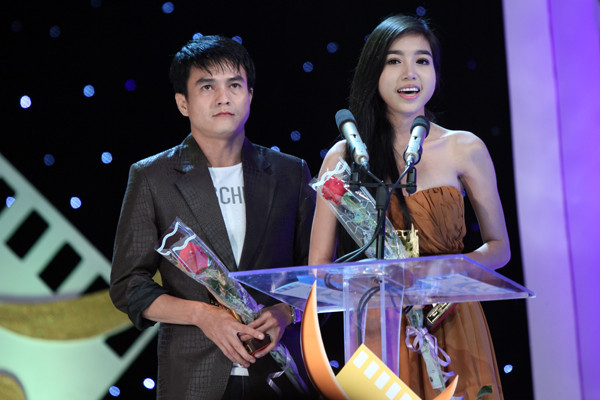 Elly TRần