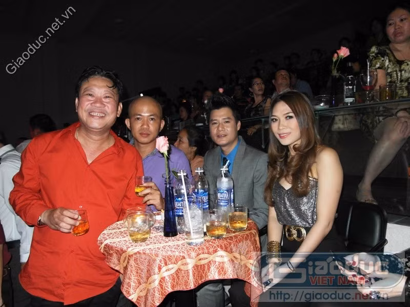 Mỹ Tâm, Quang Dũng nói lời chúc mừng “ông anh nhạc sĩ” Lê Quang thêm một tuổi mới.