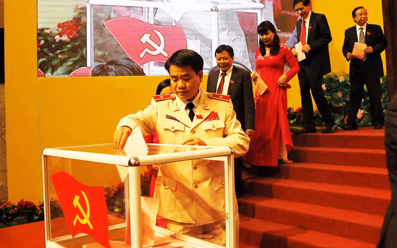 Tân Phó bí thư thành ủy Hà Nội ông Nguyễn Đức Chung (Ảnh: vietnamnet.vn) Tân Phó bí thư thành ủy Hà Nội ông Nguyễn Đức Chung (Ảnh: vietnamnet.vn)