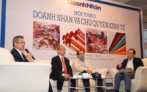 Các nhà kinh tế hàng đầu Việt Nam cần hiến kế cho chính phủ, để tìm giải pháp thoát ra khỏi ảnh hưởng của Trung Quốc. Vững về “chủ quyền kinh tế” sẽ vững về chủ quyền biển đảo. Các nhà kinh tế hàng đầu Việt Nam cần hiến kế cho chính phủ, để tìm giải pháp thoát ra khỏi ảnh hưởng của Trung Quốc. Vững về “chủ quyền kinh tế” sẽ vững về chủ quyền biển đảo.