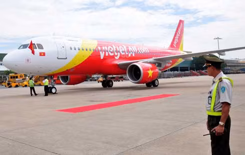 Bộ trưởng Đinh La Thăng nhận định do Vietjet phát triển quá nhanh nên năng lực chuyên môn, đội ngũ nhân lực chưa theo kịp.