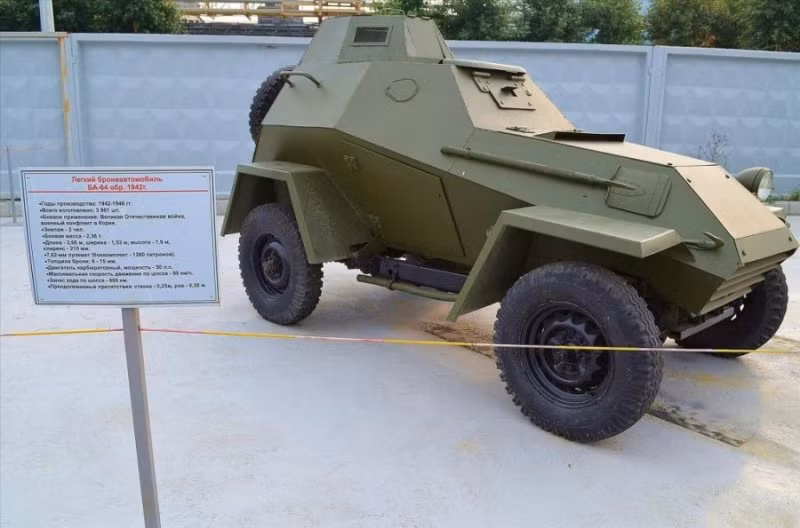 Xe bọc thép BA-64 (năm 1942).