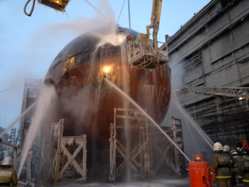 Chữa cháy trên tàu ngầm hạt nhân B-22 (project 675MKV).