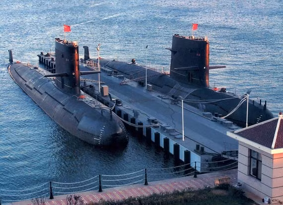 Tàu ngầm Type 039G, lớp Tống, Hải quân Trung Quốc, tại quân cảng. Tàu ngầm Type 039G, lớp Tống, Hải quân Trung Quốc, tại quân cảng.