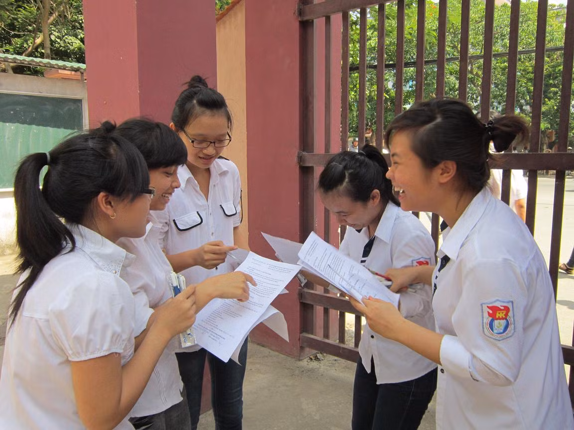 Niềm vui của thí sinh Nghệ An sau môn thi Ngữ văn. Ảnh: gdtd.vn