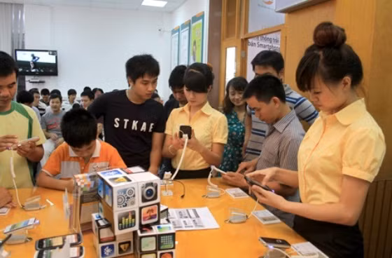 Cơ hội nghề sửa chữa smartphone “tỉ lệ thuận” với sức mua Cơ hội nghề sửa chữa smartphone “tỉ lệ thuận” với sức mua