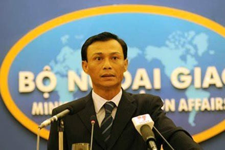 Người phát ngôn Lương Thanh Nghị bác bỏ cái gọi là bản đồ CHND Trung Hoa và quy hoach phát triển sự nghiệp Biển. Anh internet