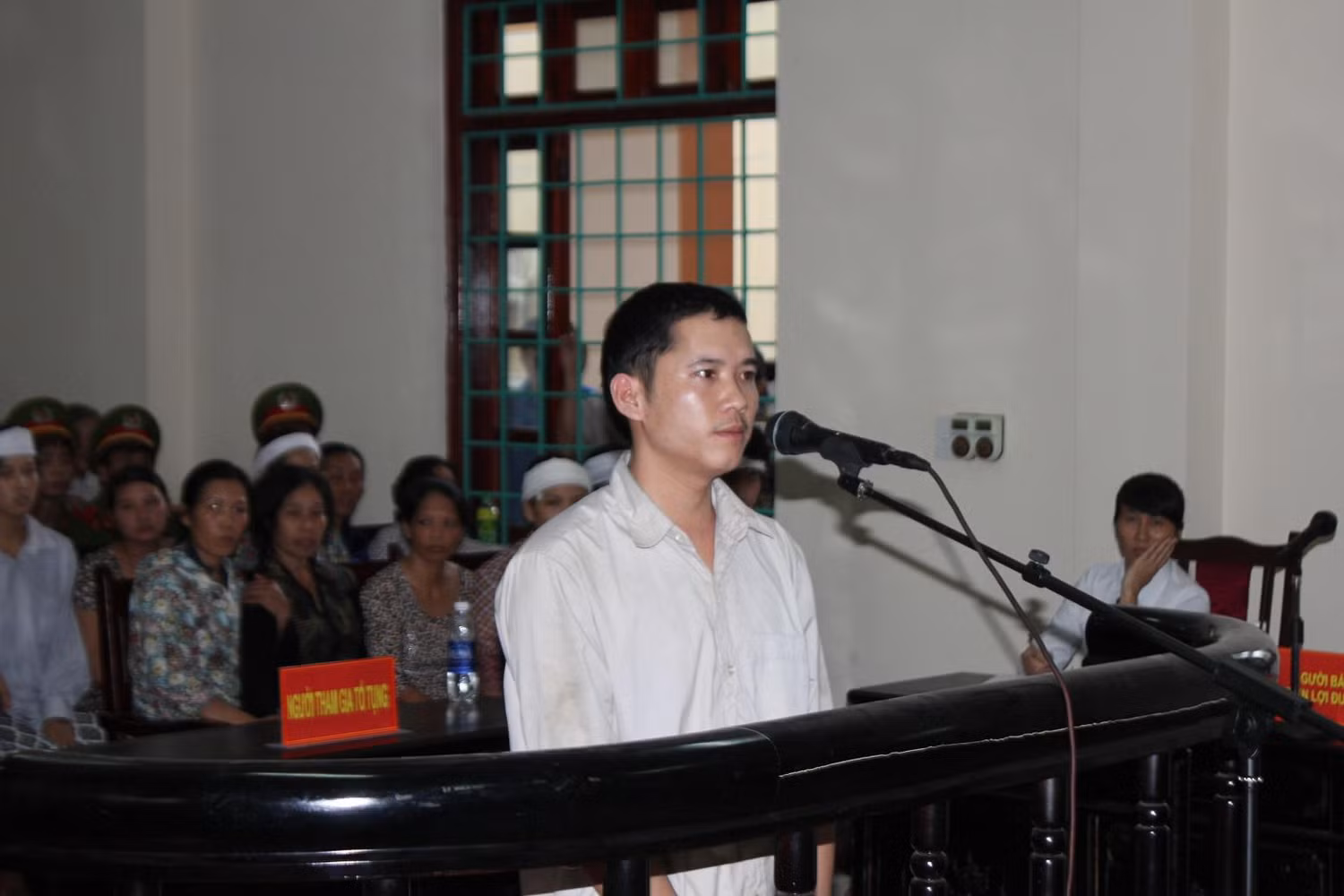 Nguyễn Duy Hiệp- em họ nạn nhân phủ nhận việc chứng kiến toàn bộ sự việc như cáo trạng nêu Nguyễn Duy Hiệp- em họ nạn nhân phủ nhận việc chứng kiến toàn bộ sự việc như cáo trạng nêu