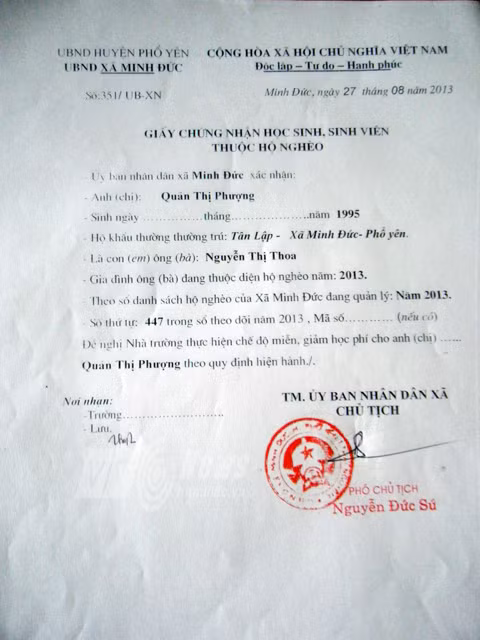 Giấy chứng nhận hộ nghèo của gia đình Phượng