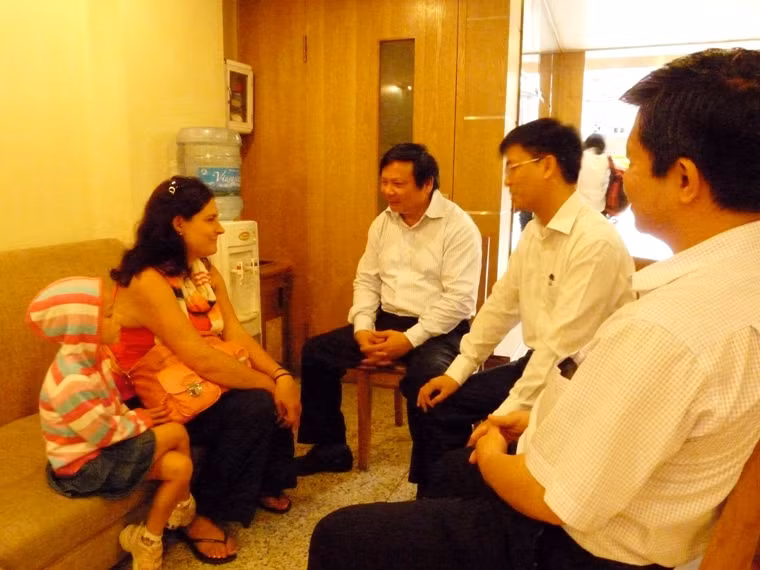 Tổng cục trưởng Nguyễn Văn Tuấn xin lỗi du khách nước ngoài. Tổng cục trưởng Nguyễn Văn Tuấn xin lỗi du khách nước ngoài.