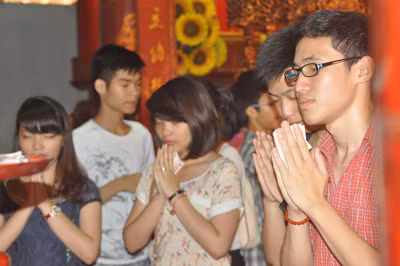 Họ cầu nguyện rất lâu...