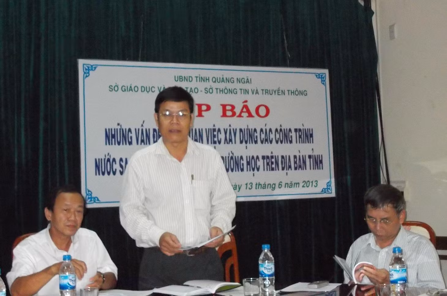 Ông Đỗ Văn Phu trả lời các câu hỏi của phóng viên