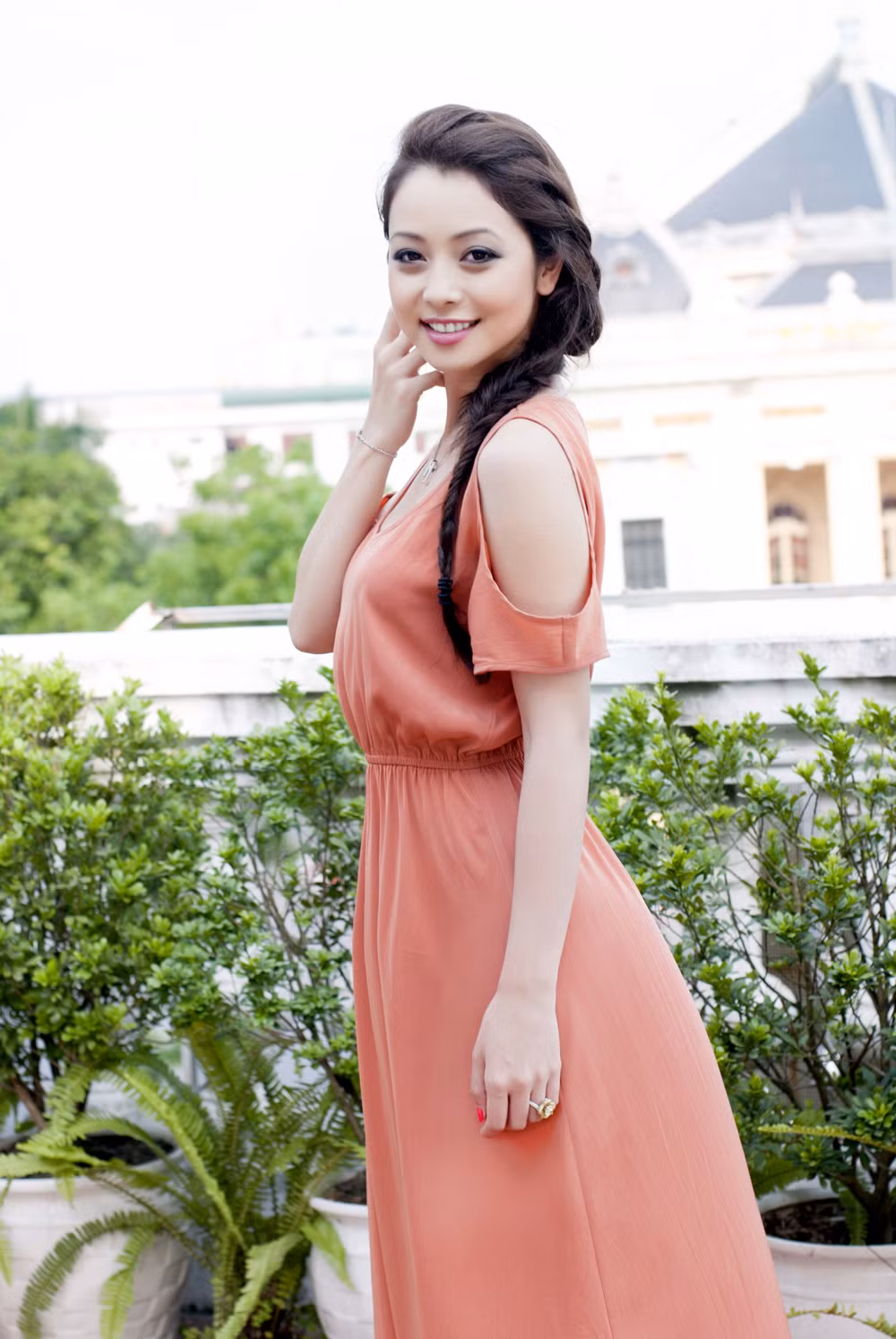 Người đẹp Jennifer Phạm.