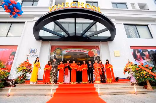Lễ cắt băng khánh thành trường mầm non Vinschool cơ sở 1 tại khu đô thị Times City. Lễ cắt băng khánh thành trường mầm non Vinschool cơ sở 1 tại khu đô thị Times City.