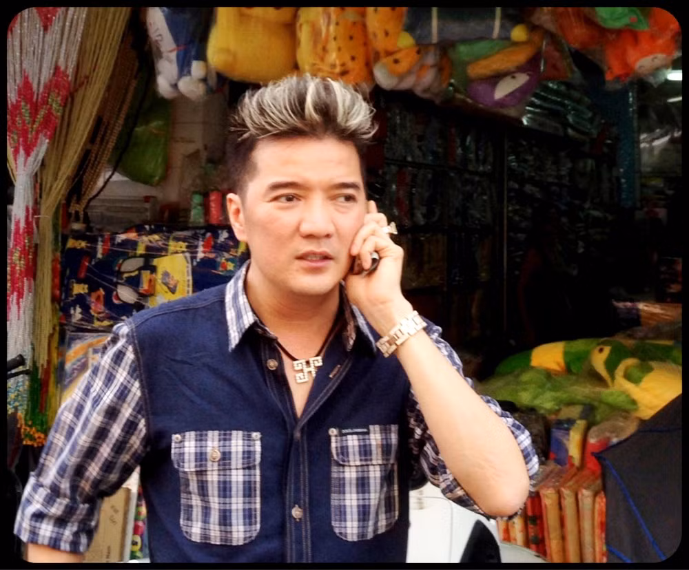 Đến thành phố Cà Mau, Mr Đàm đã gọi điện thoại nhiều lần với người đàn ông tên Tài, hẹn cuộc gặp.