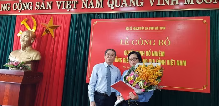 Nhà báo Lê Anh Đạt tại buổi nhận quyết định bổ nhiệm Phó Tổng Biên tập.