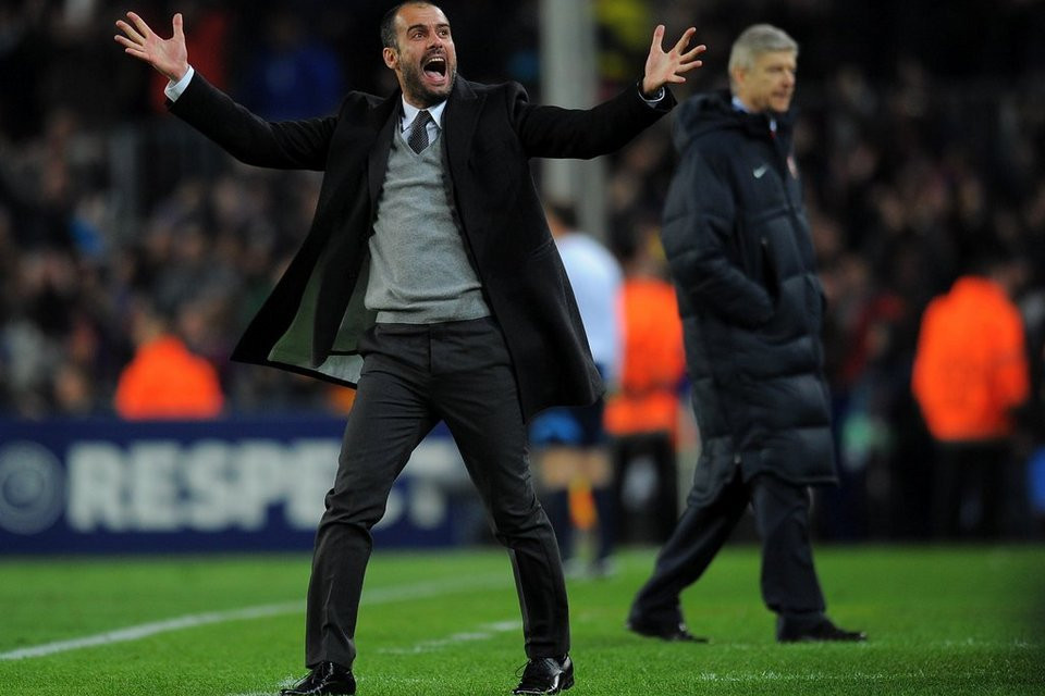 Pep và Wenger trong cuộc đối đầu ở vòng loại thứ 2 Champions mùa giải 2010/2011.