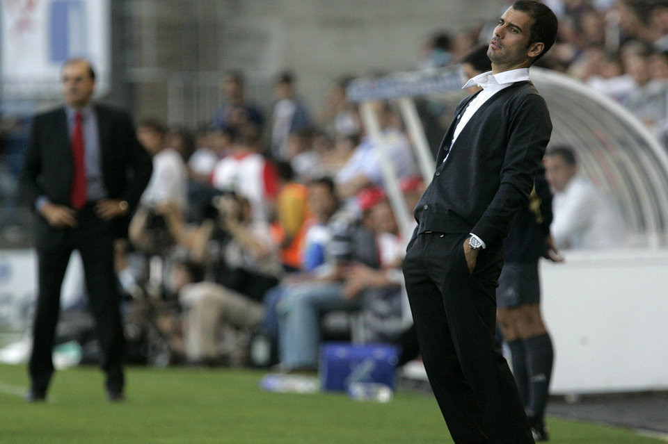 Năm 2009, CLB Numancia đã đánh bại Barca trong ngày khai mạc và đó chính là thất bại duy nhất của thầy trò Guardiola ở lượt đi. 18 trận sau đó, Barca đã giành chiến thắng đến 16 trận để rồi tạo nên những kỉ lục vô tiền khoáng hậu tại Liga.