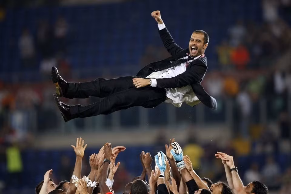 Hình ảnh đáng nhớ của thầy trò Guardiola tại SVĐ Olimpico ở thủ đô Roma vào ngày 27/5/2009 sau khi đánh bại MU với tỷ số 2-0 để giành chức vô địch Champions League.