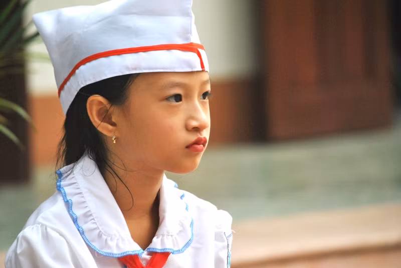 Nét hồn nhiên của 1 học sinh trong Lễ Khai giảng. Ảnh Hải Ninh