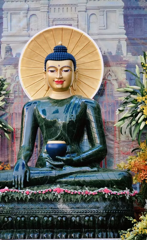 Tôn tượng Phật ngọc Vì hòa bình thế giới. Tôn tượng Phật ngọc Vì hòa bình thế giới.
