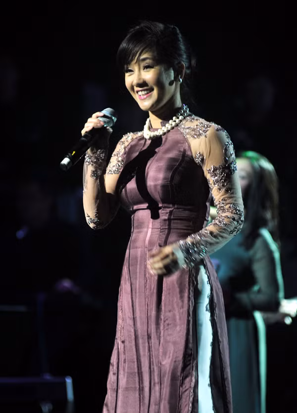 Hồng Nhung phiêu bồng với Này em có nhớ, Ru mãi ngàn năm, Hạ Trắng, Có một ngày như thế.