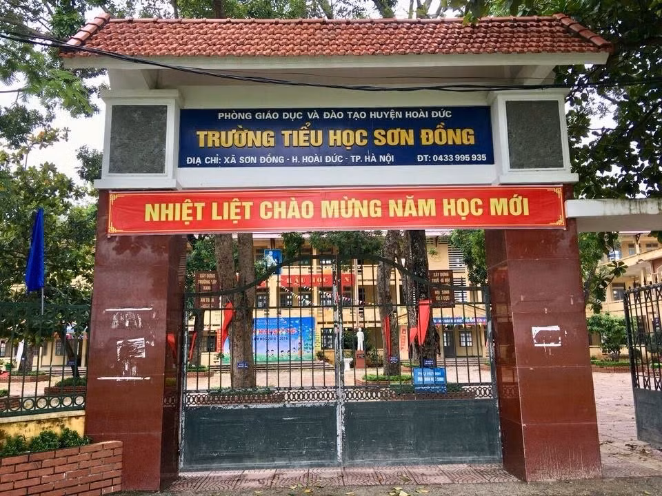 Trường tiểu học Sơn Đồng bị phụ huynh tố tận thu trước ngày khai giảng năm học mới. Ảnh: FB Sơn Đồng