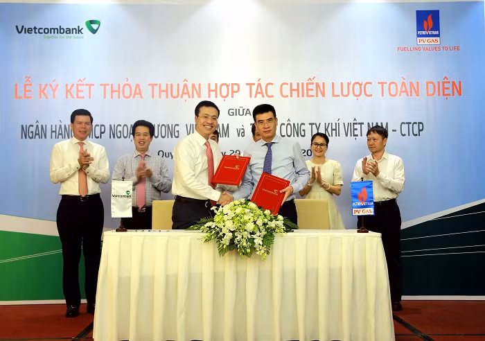 Ký kết hợp tác toàn diện với Vietcombank.