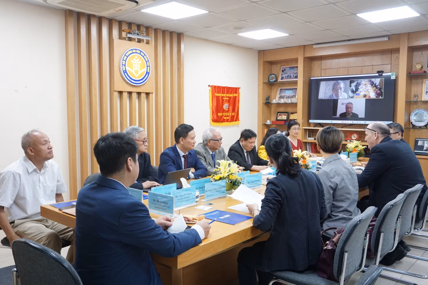Hiệp hội Các trường đại học, cao đẳng Việt Nam đã có buổi làm việc với Phòng Văn hóa thông tin - Đại sứ quán Hoa Kỳ.