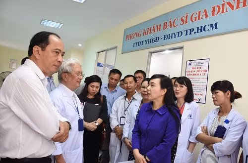 Những nỗ lực của ngành y thời gian qua được đông đảo nhân dân đánh giá cao.
