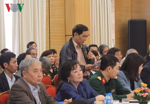 Cử tri phát biểu. Ảnh: VOV