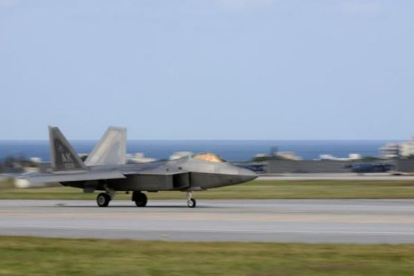 Máy bay chiến đấu tàng hình F-22 Raptor Mỹ tham gia diễn tập Keen Sword