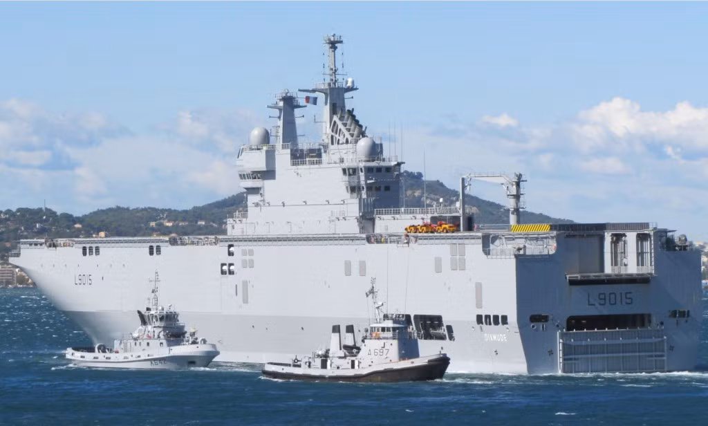 Tàu sân bay trực thăng lớp Mistral Pháp chế tạo cho Nga
