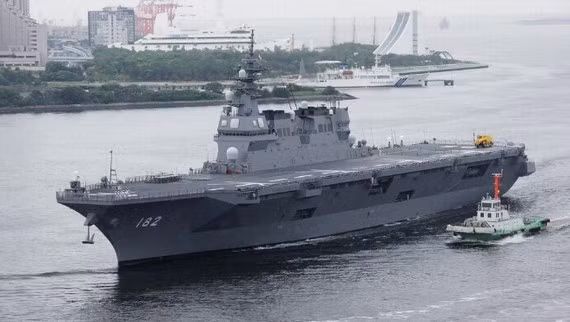 Năm 2013, tàu sân bay trực thăng Ise lớp Hyuga Nhật Bản đến Philippines tham gia cứu nạn (ảnh tư liệu) Năm 2013, tàu sân bay trực thăng Ise lớp Hyuga Nhật Bản đến Philippines tham gia cứu nạn (ảnh tư liệu)
