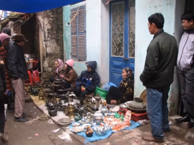 Từ các đồ thờ cổ