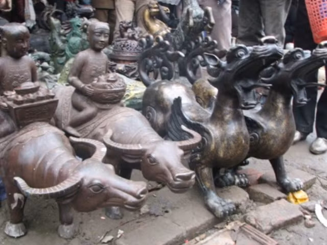 Những con linh vật cũng không thể thiếu ở chợ Viềng