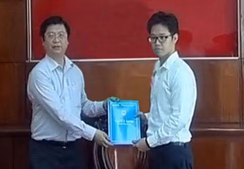 Việc bổ nhiệm ông Vũ Minh Hoàng làm Phó vụ trưởng Vụ kinh tế Ban Chỉ đạo Tây Nam Bộ đang gây xôn xao dư luận. (Ảnh: Báo Đất Việt) Việc bổ nhiệm ông Vũ Minh Hoàng làm Phó vụ trưởng Vụ kinh tế Ban Chỉ đạo Tây Nam Bộ đang gây xôn xao dư luận. (Ảnh: Báo Đất Việt)