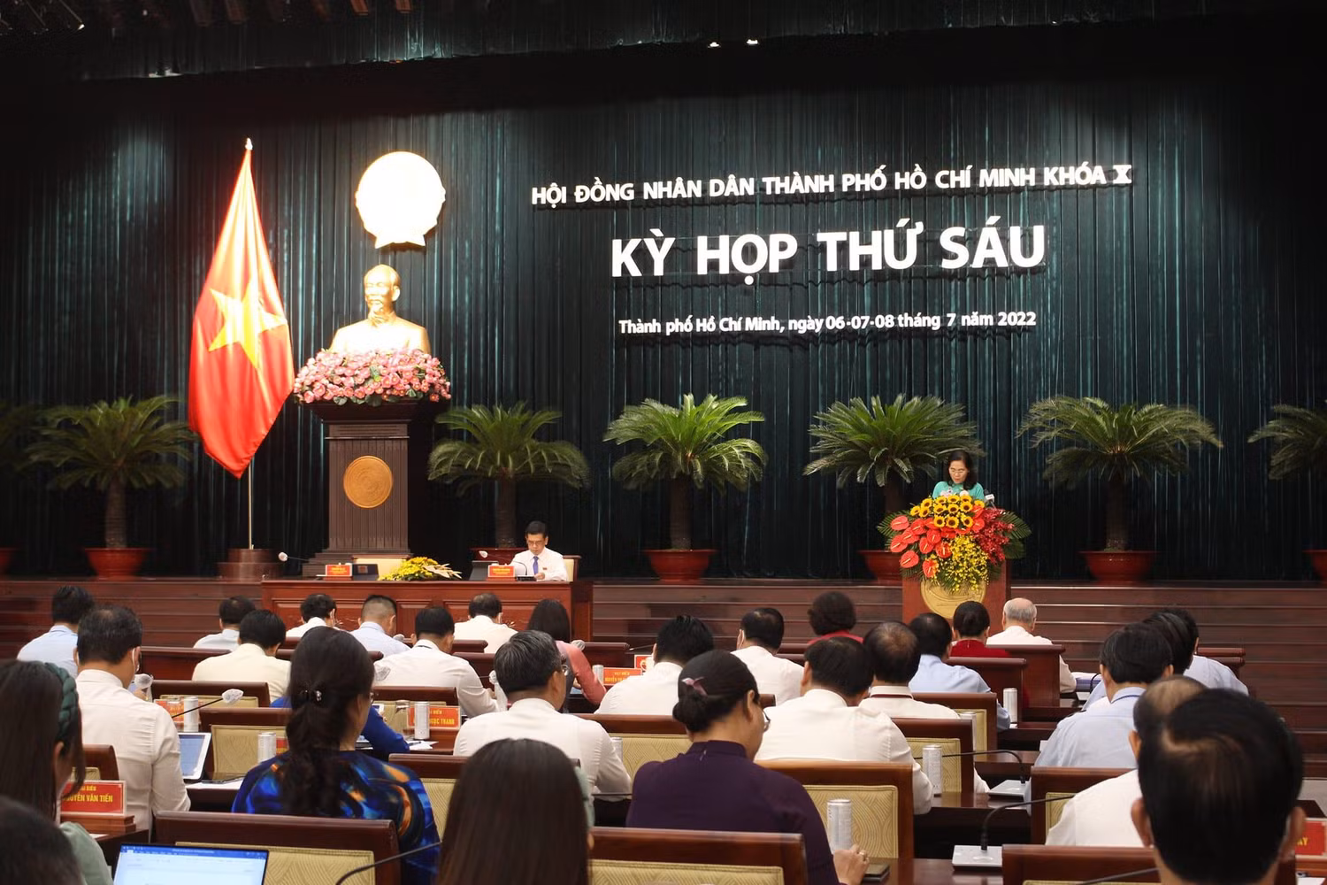 Kỳ họp lần thứ 6 của Hội đồng Nhân dân TPHCM khóa X (ảnh: P.L)